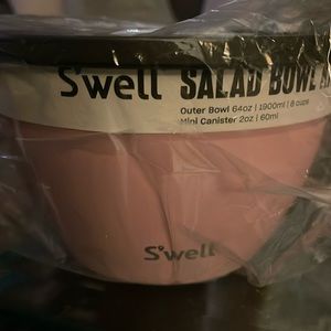 Brand new never use salad kit